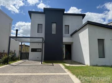 Casa · 150m² · 4 Ambientes · 3 Cocheras · Venta Casa en San Pablo. Veni a Conocerla!