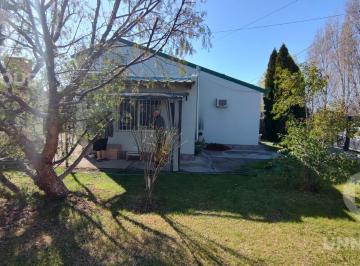 Casa · 94m² · 4 Ambientes · 1 Cochera · Casa en Altos del Limay