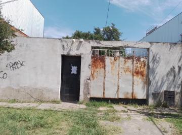 Terreno · 27m² · Lote con Mejoras. Excelente Ubicacion. Proximo Acceso Oeste en Venta