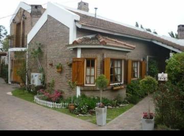 Casa · 180m² · 4 Ambientes · 2 Cocheras · Casa en Monte Grande