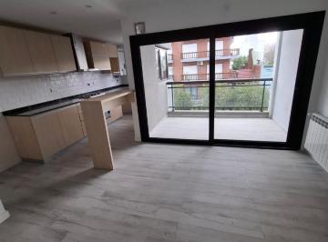 Departamento · 63m² · 2 Ambientes · Dto. 2 Amb. Al Frente 70 m². Plaza Mitre