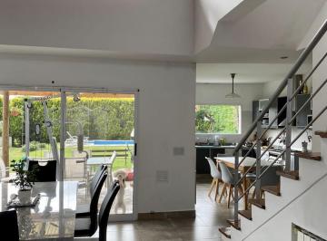 Casa · 260m² · 5 Ambientes · 2 Cocheras · Casa en Venta - Alquiler Fincas de Iraola I