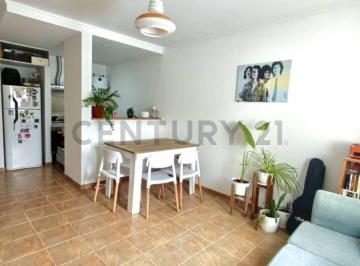 PH · 42m² · 2 Ambientes · 1 Cochera · PH de un Dormitorio y Cochera en Venta Calle 39 E/ 137 Bis y 138 San Carlos
