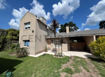 Casa · 144m² · 4 Ambientes · 1 Cochera · Financiacion! Venta de Casa de 4 Ambientes en Barrio Privado Jardines de Escobar, Belen de Escobar