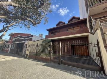 Casa · 300m² · 5 Ambientes · 1 Cochera · Venta Casa 5 Ambientes con Piscina en Wilde