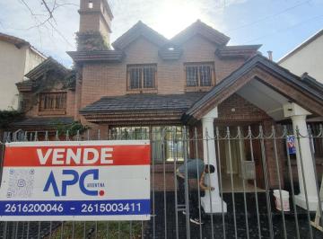 Casa de 14 ambientes, Ciudad de Mendoza · Casa en Venta. Av Emilio Civit. 5ta Sección.360 m² y 5 Dorm. en Ciudad de Mendoza