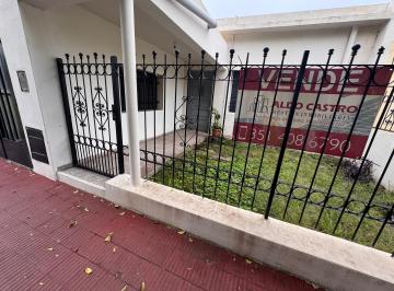 Casa de 2 ambientes, Córdoba · B. Grabador Pringles Calle Vives Al 3000 Apta Bancor y Otro