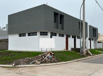 Casa · 110m² · 7 Ambientes · 1 Cochera · Financiación Hasta 30% - Duplex a Estrenar - Valle Cercano - 3 Dorm