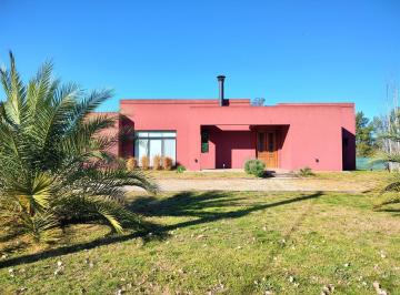 Casa · 250m² · 5 Ambientes · 2 Cocheras · Alquiler Casa con Piscina Barrio Cerrado en Campos de Roca I