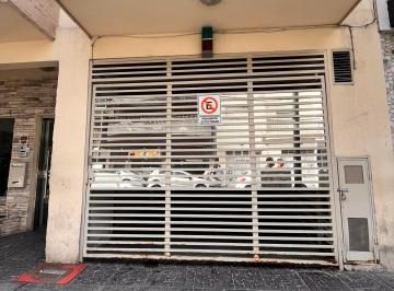 Garage , Almagro · Cochera Doble / Fco Acuña de Figueroa 761