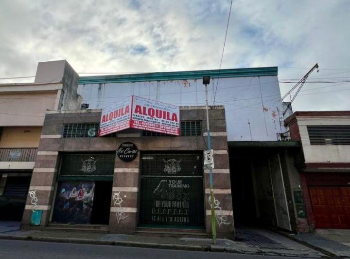 Local comercial · 1700m² · 15 Cocheras