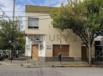 Casa · 304m² · 5 Ambientes · Venta Inmueble en Bloque - Dos Departamentos 2 Dorm - Casa Tres Dorm - Local Comercial - Cipolletti