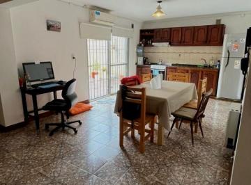 PH · 73m² · 3 Ambientes · 1 Cochera · Amplio PH en Lujan en Excelente Ubicación!