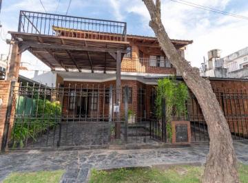 Casa · 145m² · 8 Ambientes · 1 Cochera · Casa en Venta 4 Dorm. La Florida con Cochera