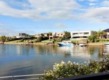 Casa · 400m² · 4 Ambientes · 1 Cochera · Casa Al Agua en Alquiler 3 Dorm. en Albanueva, Rincón de Milberg, Tigre
