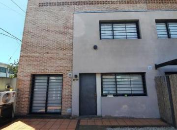 Casa · 90m² · 4 Ambientes · 1 Cochera · Casa en Venta en Quilmes Oeste