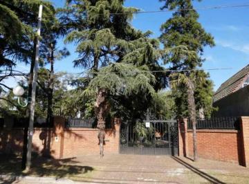 Casa · 186m² · 2 Ambientes · 3 Cocheras · Casa en Venta en Quilmes Oeste