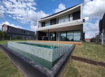 Casa · 278m² · 4 Ambientes · 4 Cocheras · Venta Casa Barrio Nautico El Canal - Villanueva