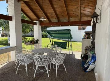 Foto · Oportunidad! Casa con 937 m de Terreno y Salida a Dos Calles - Ideal Complejo