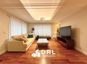 Casa · 512m² · 8 Ambientes · 2 Cocheras · Casa en Venta en Lomas de La Carolina