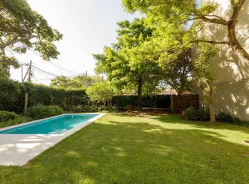 Casa · 132m² · 4 Ambientes · 1 Cochera · Casa en Alquiler de Verano en Beccar