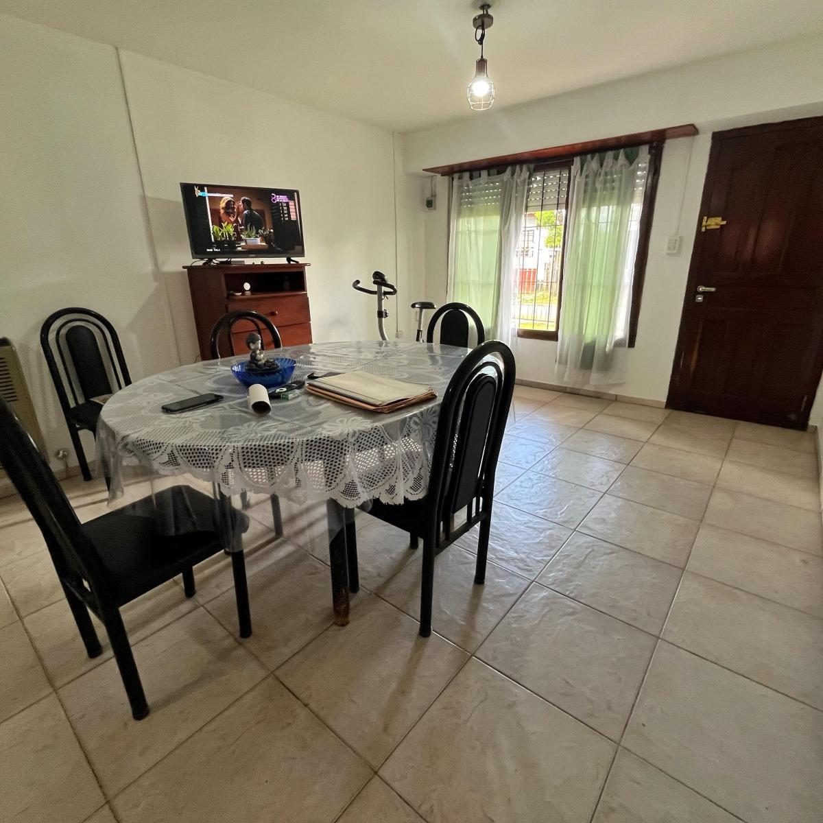 Casa 3 amb, 383m² con 2 dorm y 3 baños — ideal inversores
