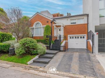 Casa · 184m² · 5 Ambientes · Chalet en El Barrio Punta Mogotes