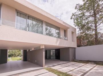 Casa · 127m² · 4 Ambientes · 1 Cochera · Venta Casa Aldea Fisherton Rosario