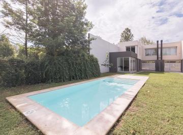 Casa · 127m² · 4 Ambientes · 1 Cochera · Venta / Permuta | Casa 3 Dorm. con Piscina a Estrenar | Aldea Fisherton, Rosario