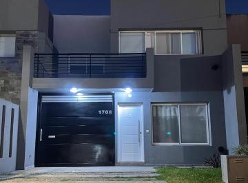 Casa de 3 ambientes, La Plata · Duplex de 3 Dorm.