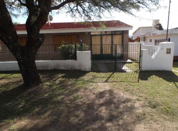 Casa de 5 ambientes, Villa Carlos Paz · Casa de Tres Dorm. Cochera Doble y Pileta