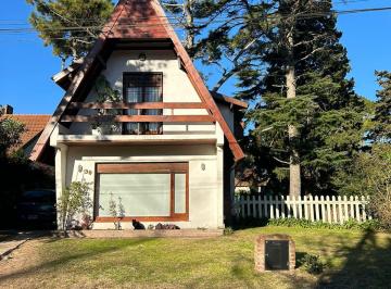 Casa de 3 ambientes, Villa Gesell · Amplia Alpina con Anexo Departamento Gran Parque Zona Norte