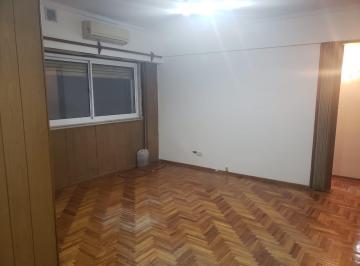 Departamento de 2 ambientes, Flores · 2 Ambientes Amplios Próximos Avda. Rivadavia y Subte "A"