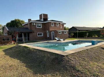 Casa · 350m² · 7 Ambientes · 4 Cocheras · Casa 4 Hab 4 Baños en Country San Isidro