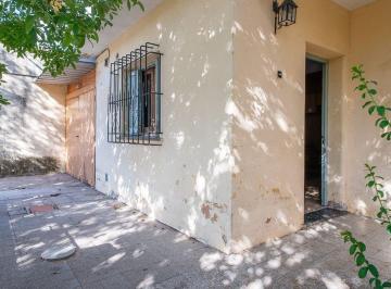 Casa · 126m² · 3 Ambientes · 1 Cochera · Venta Casa de Dos Dorm. con Cochera en Perez