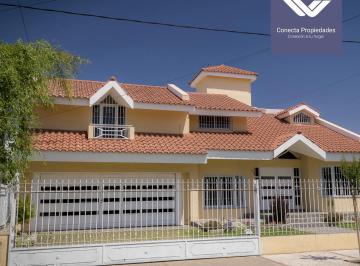 Casa · 420m² · 5 Ambientes · 2 Cocheras · Casa 4 Hab 3 Baños en Marqués de Sobremonte