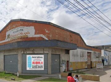 Local comercial , Berazategui · Alquila Local Comercial C/playón Estacionamiento. Berazategui Oeste.