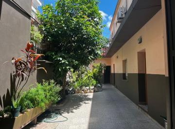 Casa · 218m² · 6 Ambientes · 1 Cochera · Venta Casa 6 Ambientes Barracas Excelente Terreno Inversión