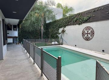 Casa · 297m² · 5 Ambientes · 2 Cocheras · Casa en Venta Barrio Jardin Claret - 3 Dorm.
