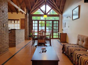 Casa · 204m² · 3 Dormitorios · 2 Cocheras · Realtyplus Vende Excelente Casa en 6° Sección, Ciudad, Mza