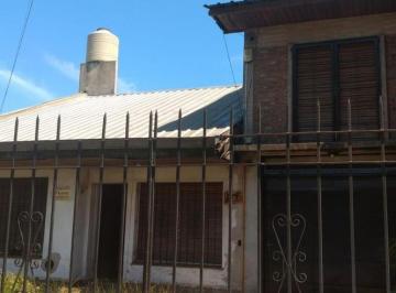 Casa · 180m² · 2 Ambientes · 2 Cocheras · Casa en Venta. 2 de Abril, Burzaco. Excelente!