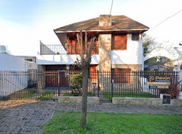 Casa · 136m² · 5 Ambientes · 1 Cochera · Casa en Rafael Calzada
