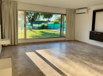 Casa · 320m² · 6 Ambientes · 2 Cocheras · Casa en Venta en Causana de 3 Dorm. con Seguridad