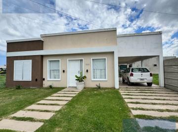 Casa · 80m² · 4 Ambientes · 1 Cochera · Casa - General Alvear