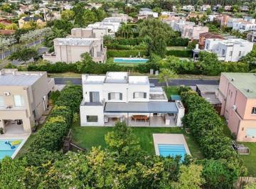 Casa · 220m² · 5 Ambientes · Talar del Lago 2 Alquiler Anual Nuevo Ingreso