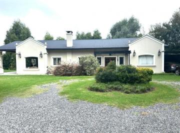 Casa · 280m² · 4 Ambientes · 2 Cocheras · Alquiler Anual - Golfers Country Club