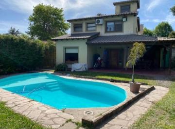 Casa · 449m² · 4 Ambientes · Venta