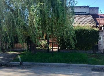 Casa · 186m² · 2 Ambientes · 3 Cocheras · Venta Casa 3 Ambientes Villa Udaondo Ituzaingo