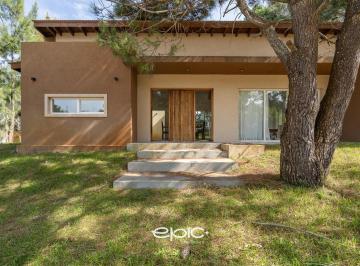 Casa · 142m² · 4 Ambientes · Venta Casa en Barrio Ecuestre Costa Esmeralda