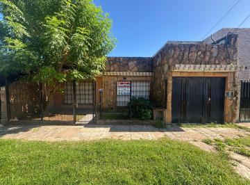 Casa de 3 ambientes, La Matanza · Casa 3 Ambientes a Refaccionar - Lote 10x30 m - Apto Crédito - Oportunidad - R. Castillo